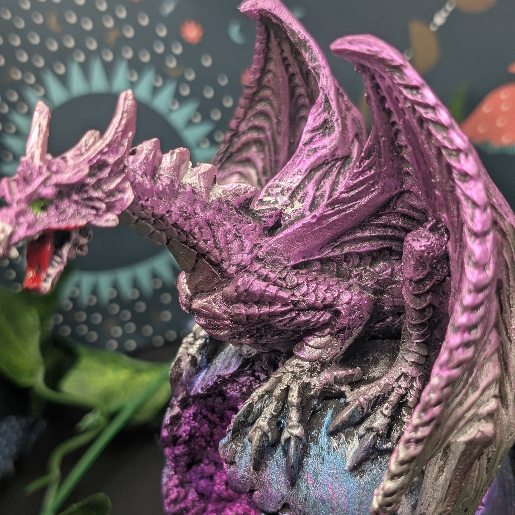 Geode Plinth Dragon Egg with LED